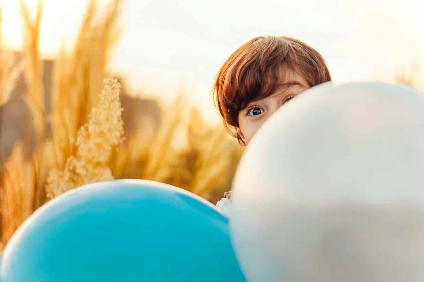 Chłopiec w balonach